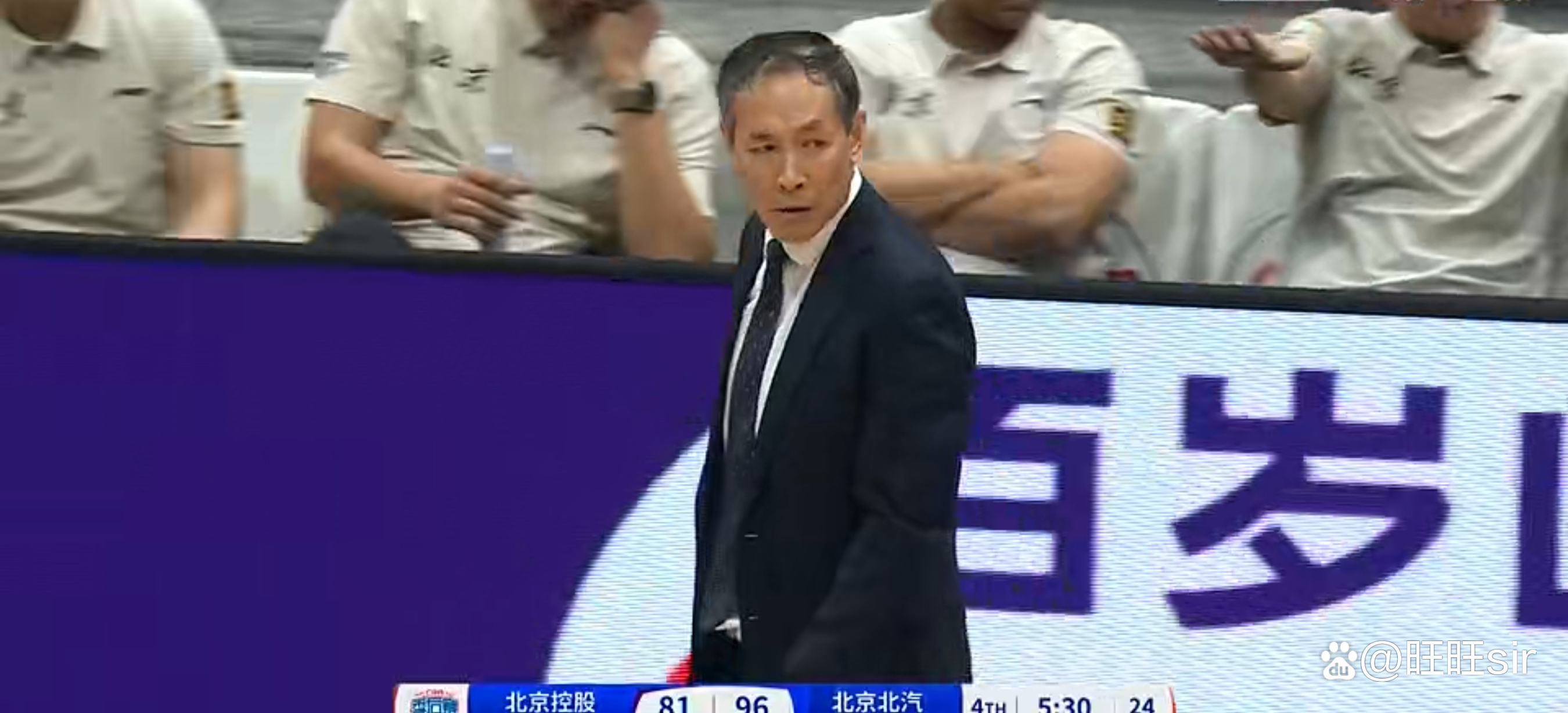 篮下攻坚:北京队抢夺49个篮板,攻守两端占优!的简单介绍 篮下攻坚:北京队抢夺49个篮板,攻守两端占优!的简单介绍