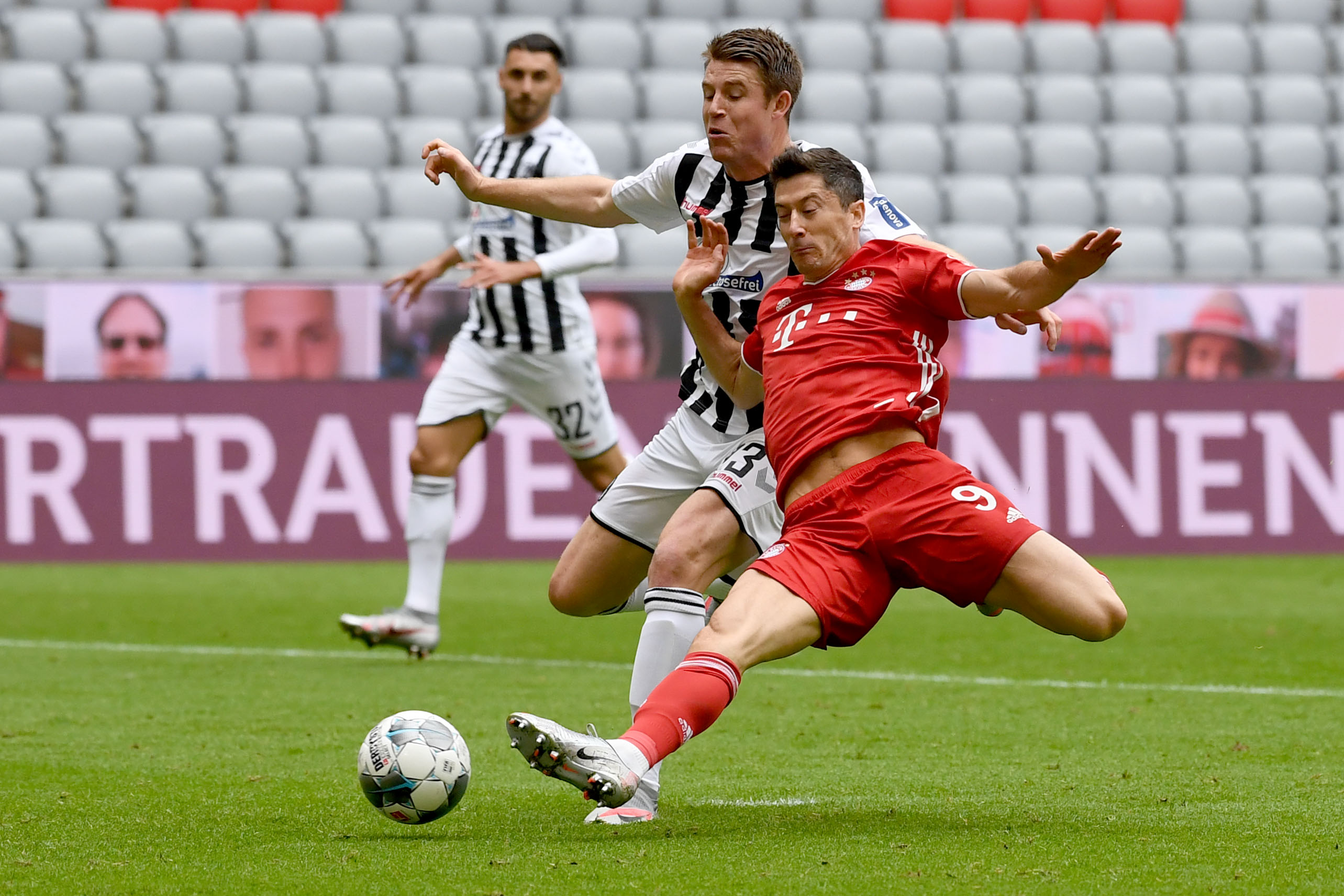 包含经典回放：本场比赛精彩瞬间集锦！的词条