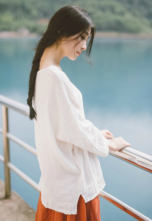 菲律宾跆拳道选手帕特里克·佩雷兹夺得首枚奖牌，社交媒体热烈祝贺。