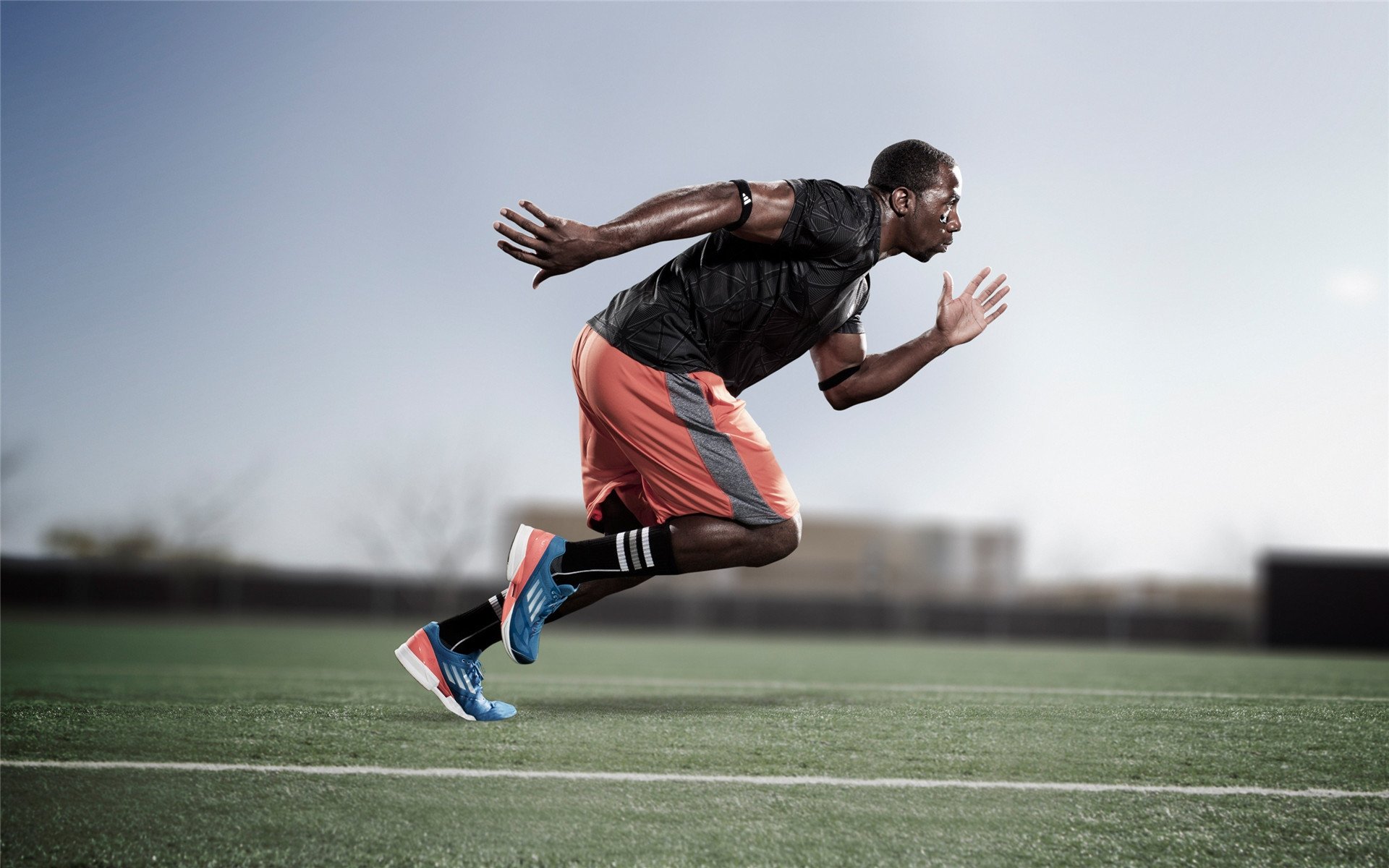 热刺主帅对阵对手举措不当，球队疲于应战，热刺上任主帅