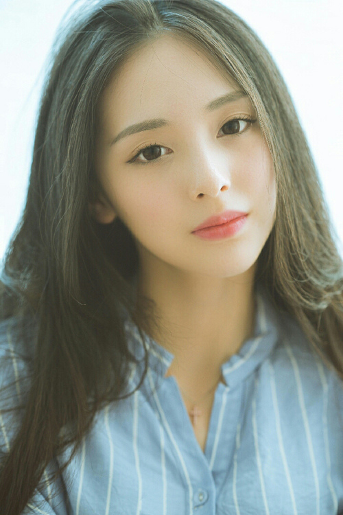 全国攀岩公开赛高水平选手齐聚一堂，攀岩资格赛