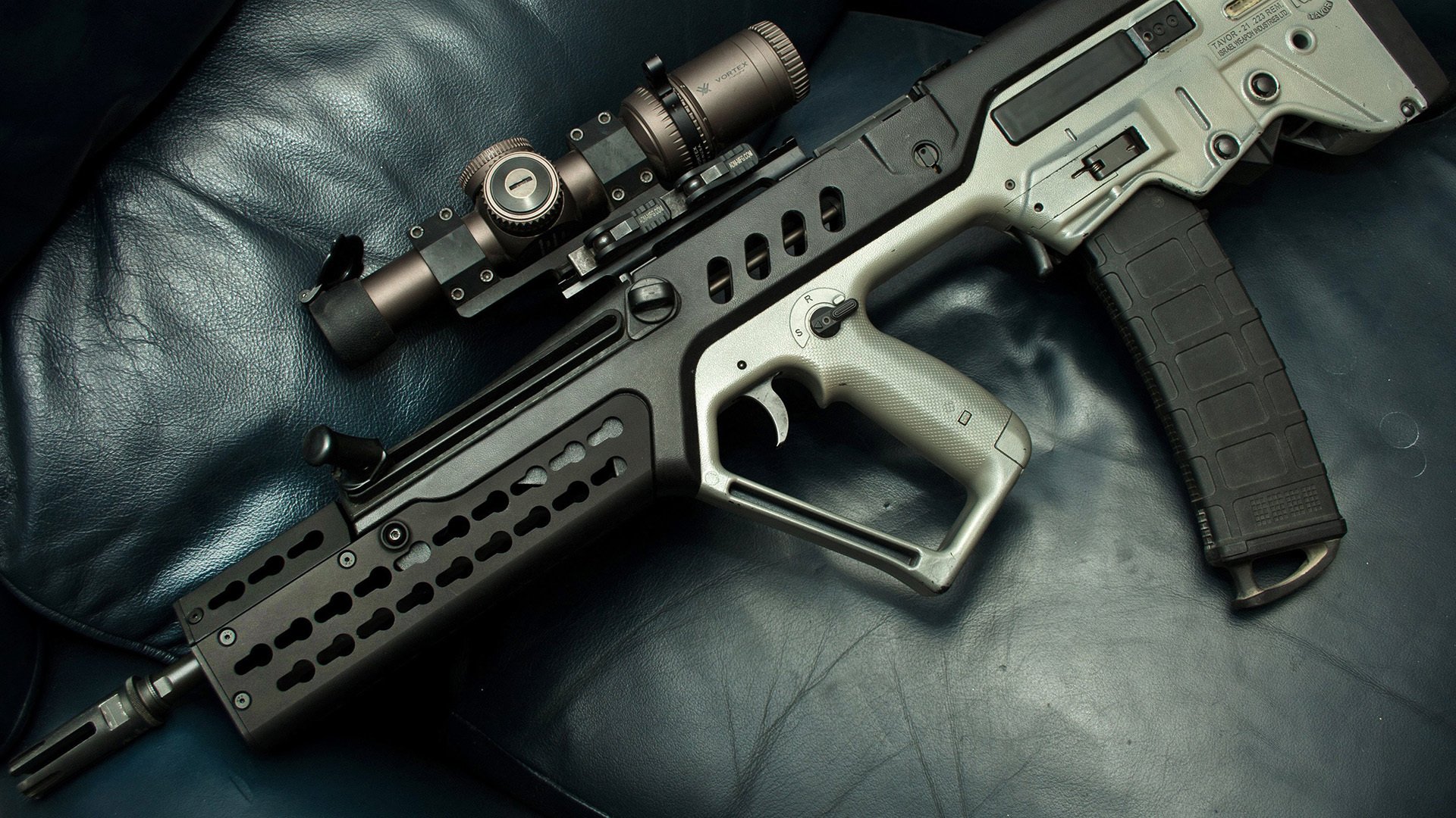 球队替补深度成争冠关键板凳厚度受关注,球队替补席必须有几个座位